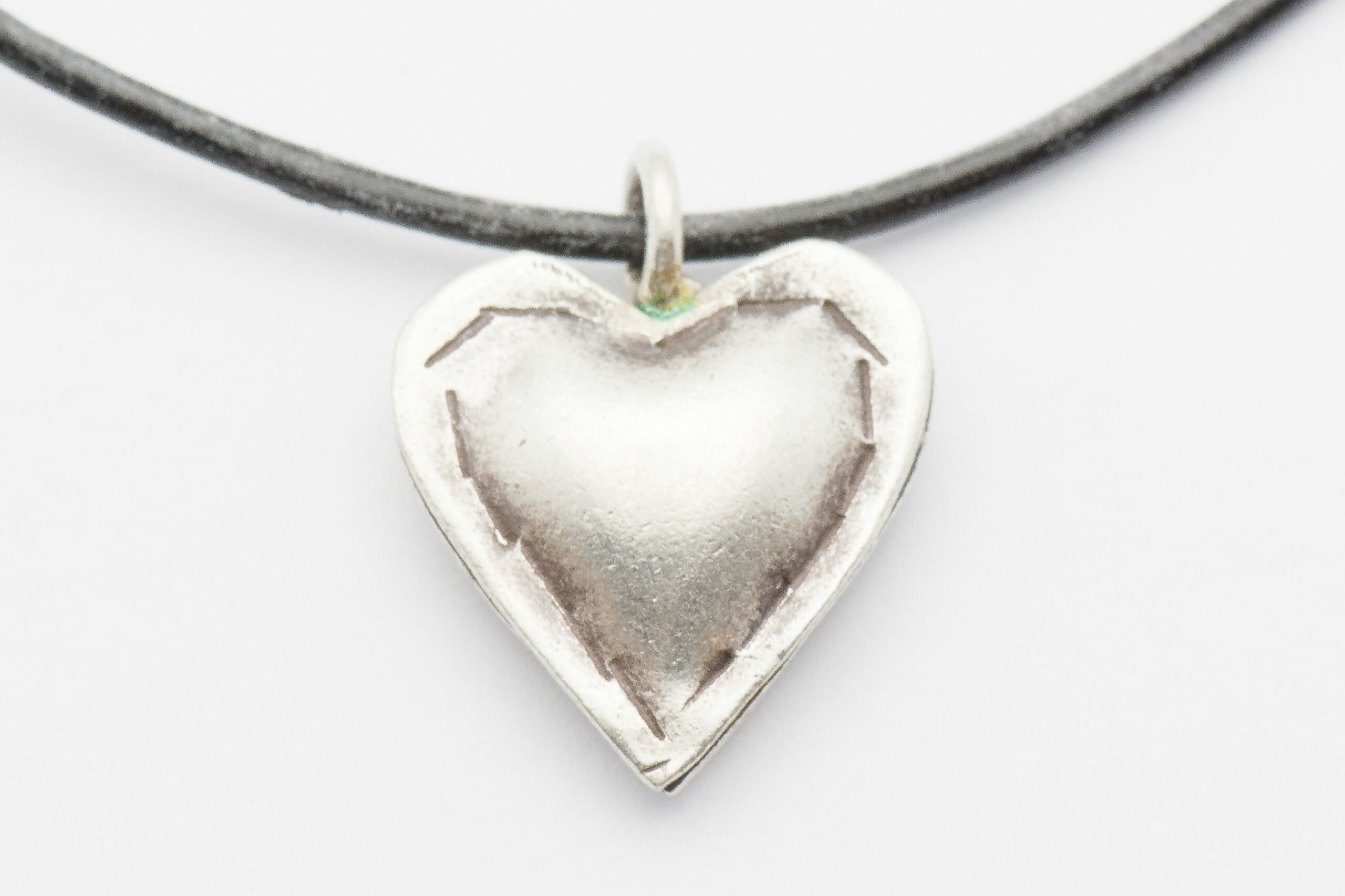 Silver heart necklace, black string necklace, heart pendant, boho neck –  Artisan Look